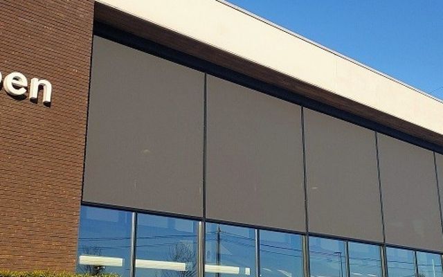 Screen op maat geplaatst door Pyfferoen in West-Vlaanderen